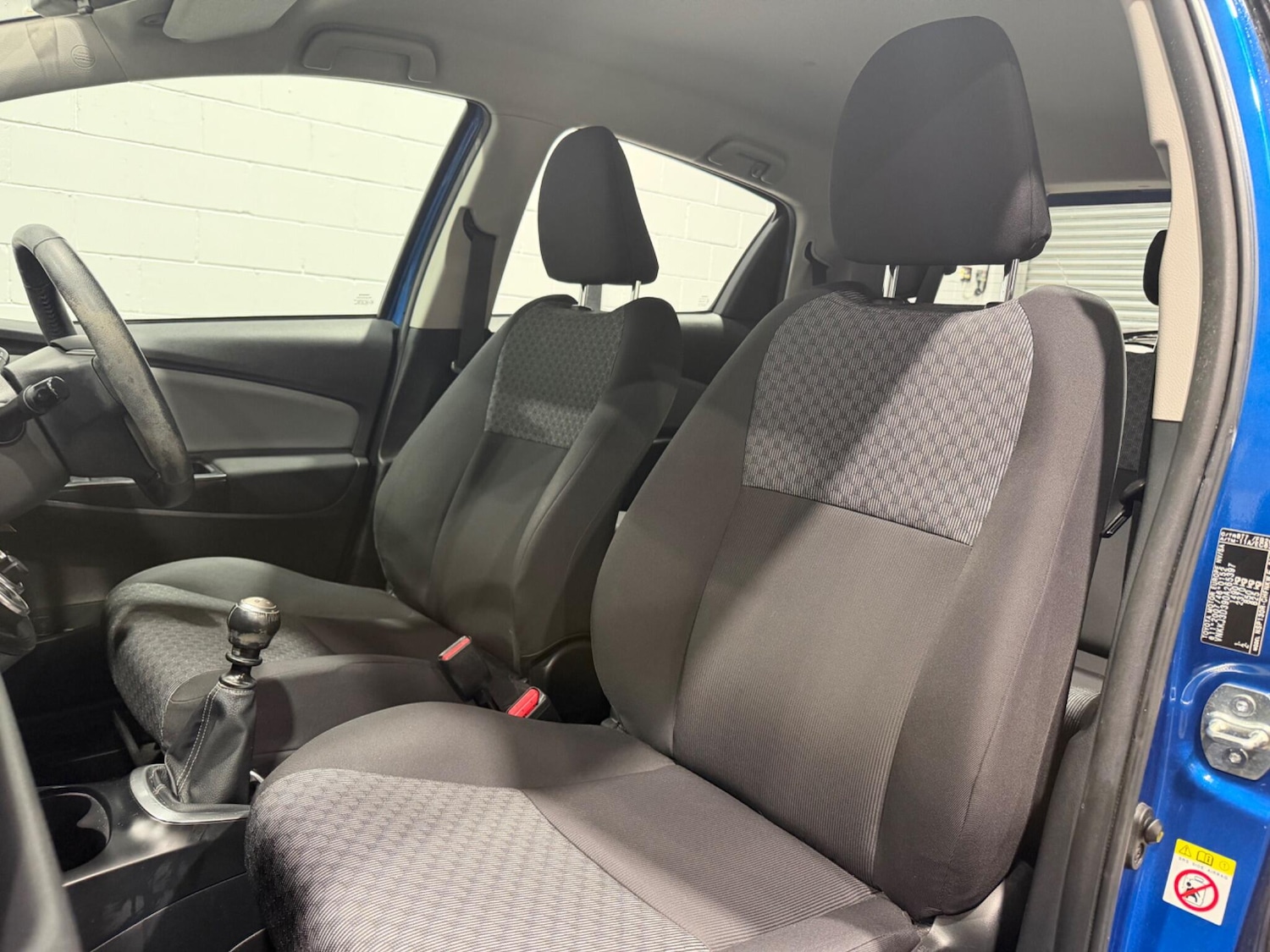 Used Toyota Yaris 2015 for sale - 77455069: Photo 31