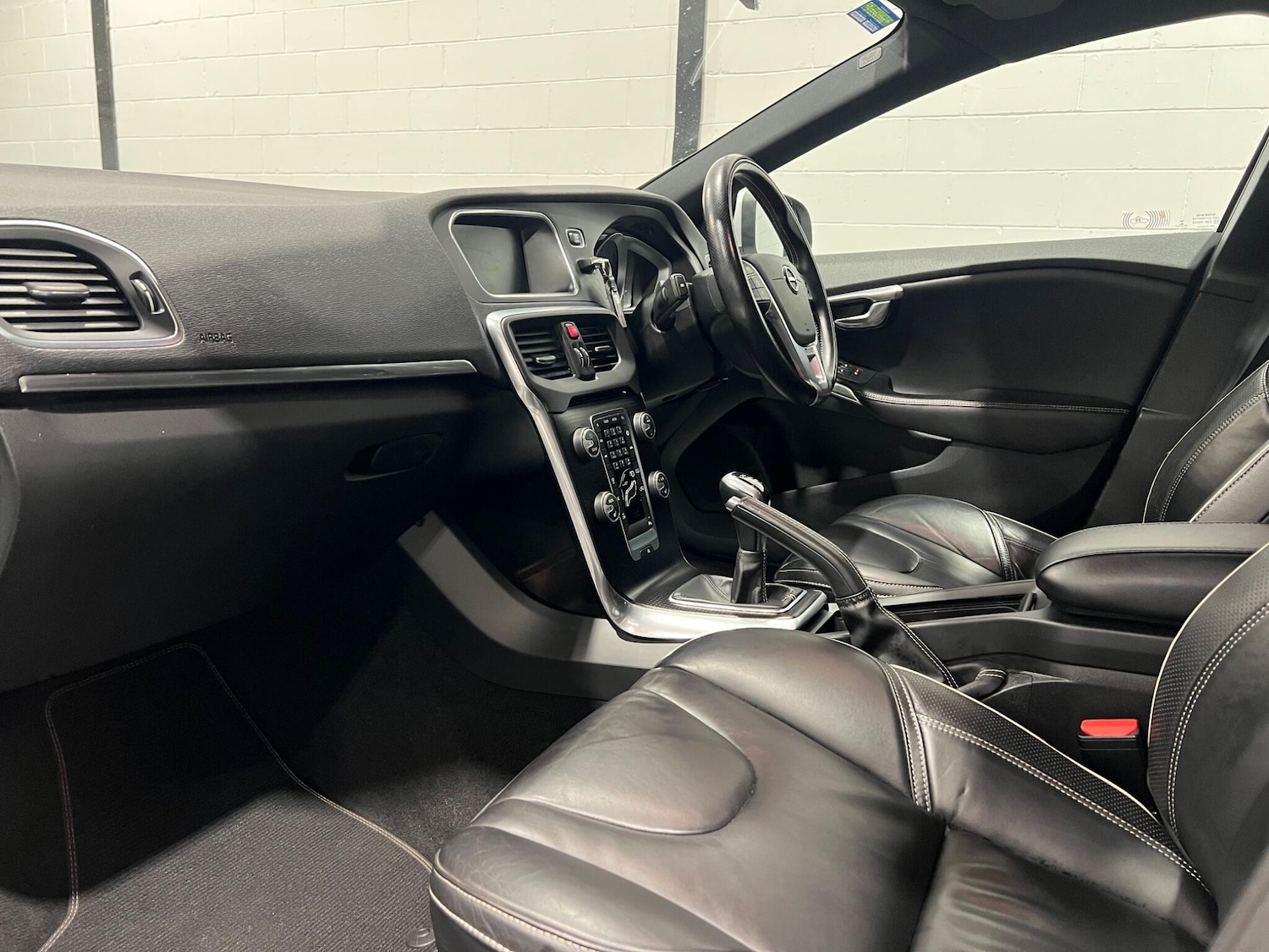 Used Volvo V40 2016 for sale - 76284003: Photo 11