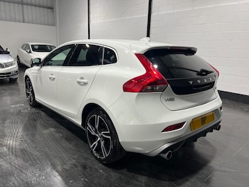Used Volvo V40 2016 for sale - 76284003: Photo