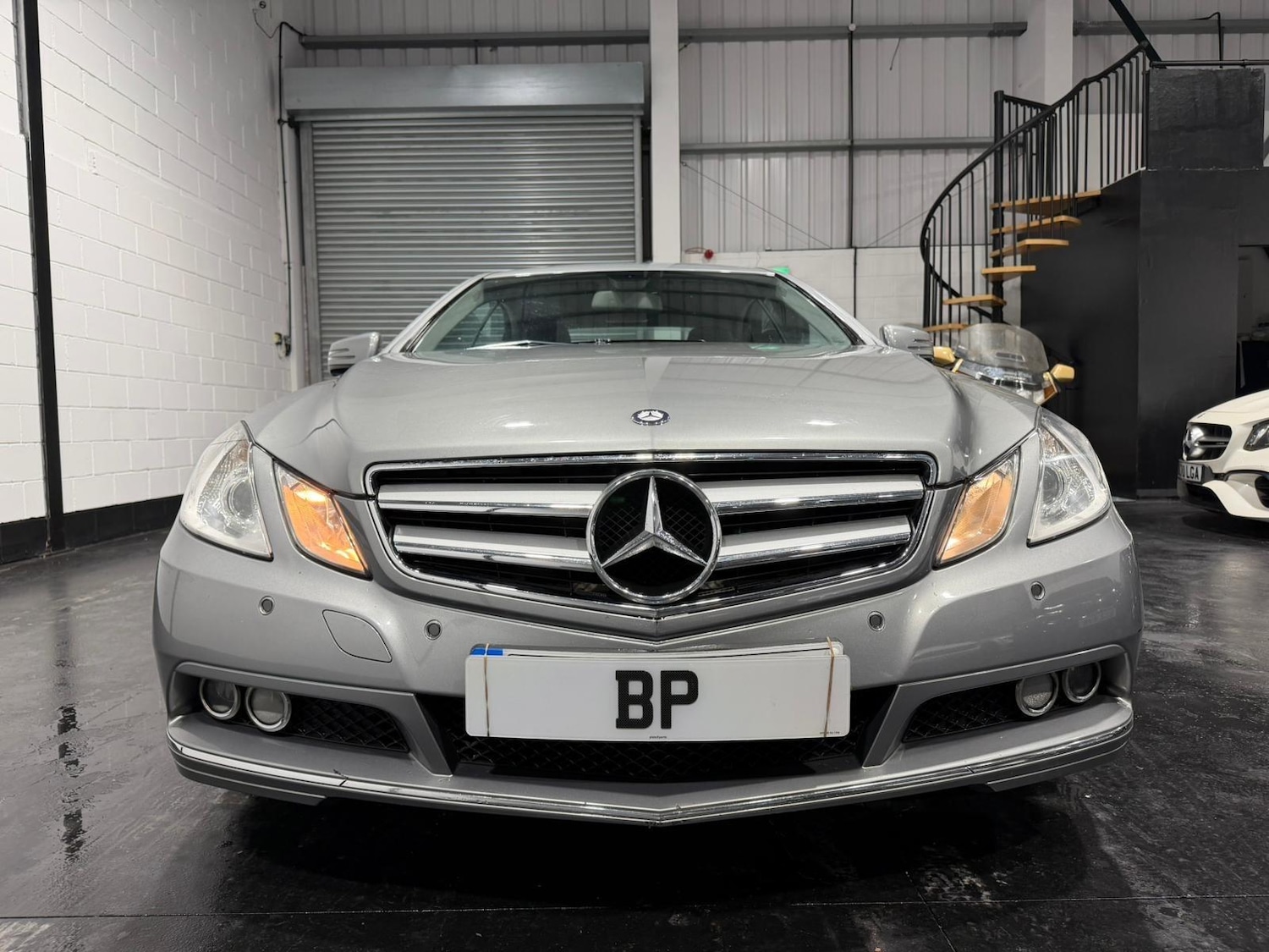 Used Mercedes-Benz E Class 2011 for sale - 77523863: Photo 2
