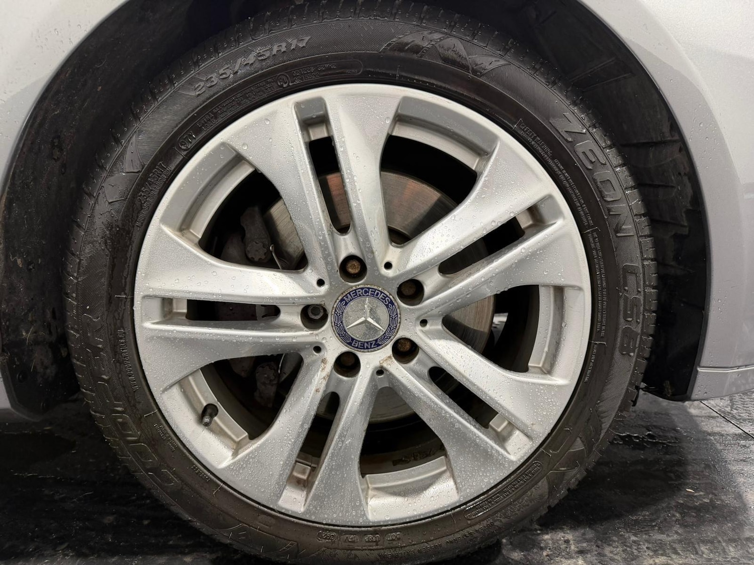 Used Mercedes-Benz E Class 2011 for sale - 77523863: Photo 24