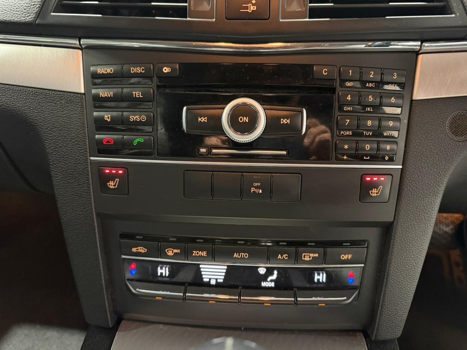 Used Mercedes-Benz E Class 2011 for sale - 77523863: Photo 30