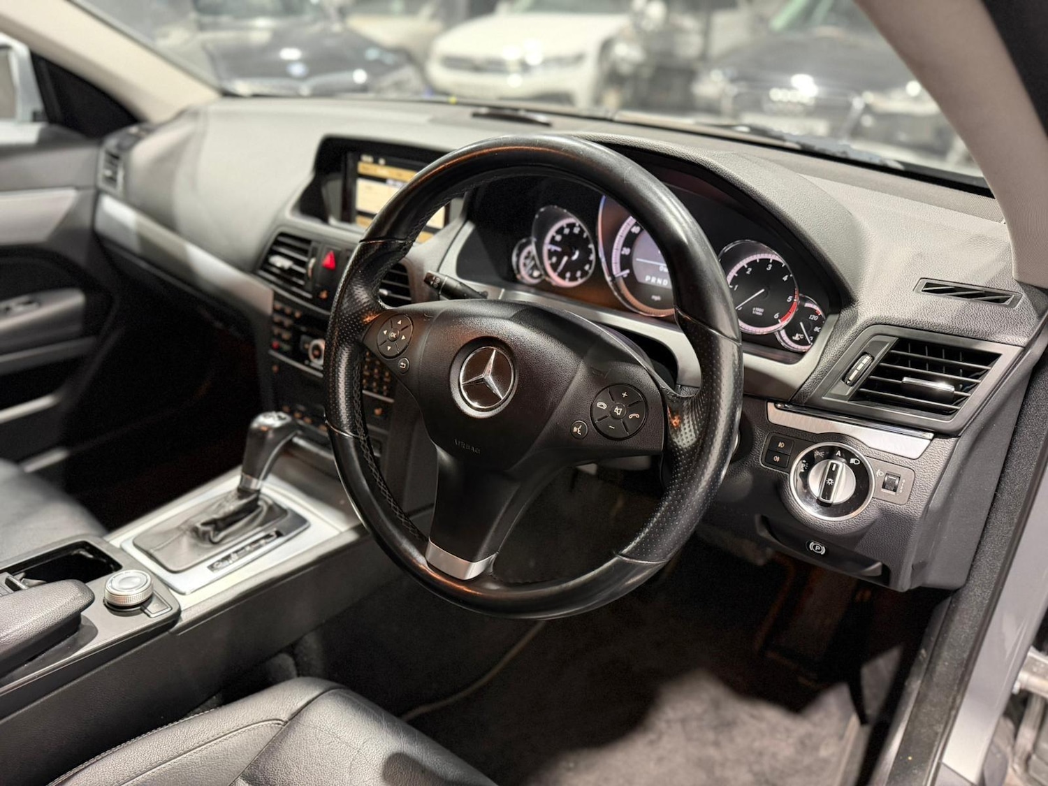 Used Mercedes-Benz E Class 2011 for sale - 77523863: Photo 33