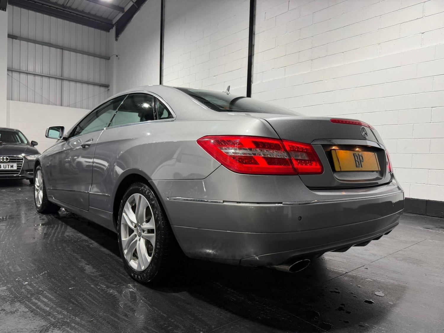 Used Mercedes-Benz E Class 2011 for sale - 77523863: Photo 4