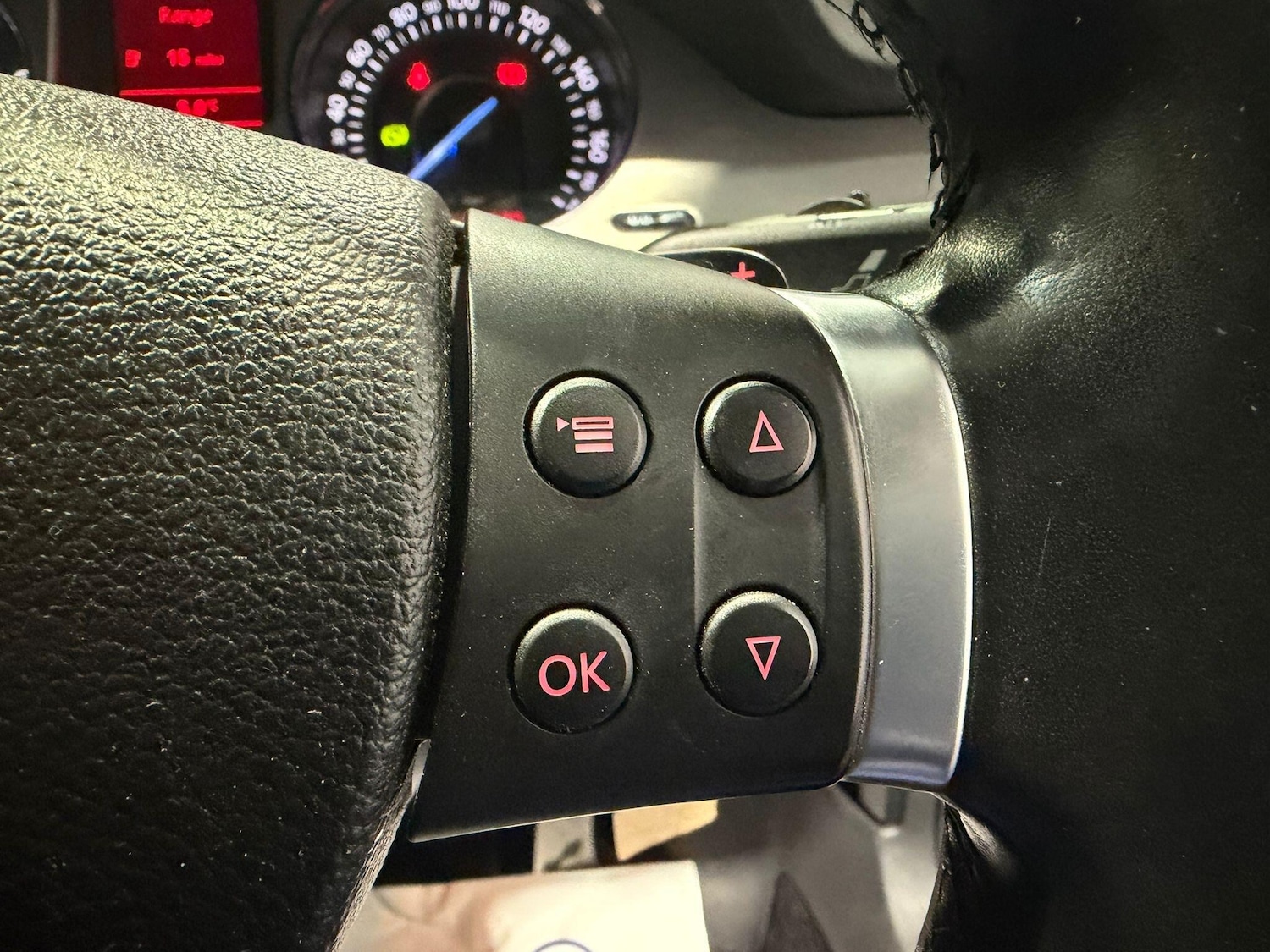 Used Volkswagen Passat for sale - 77441349: Photo 23