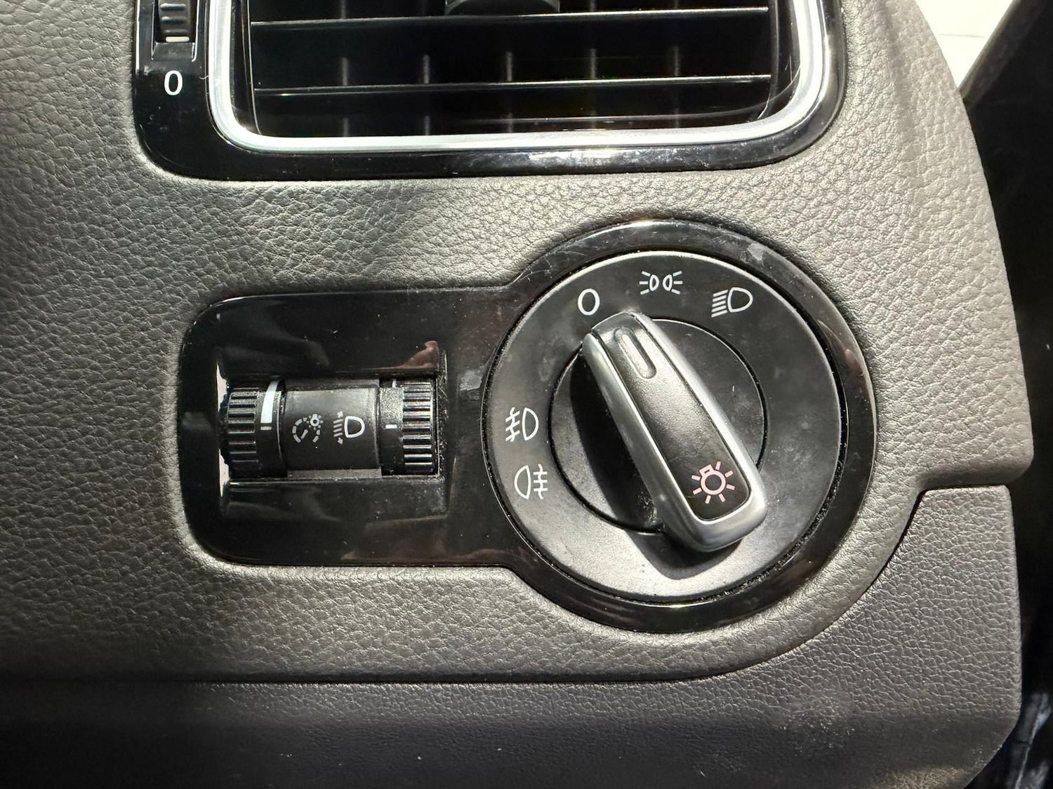 Used Volkswagen Polo 2013 for sale - 77992956: Photo 22