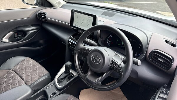 Used Toyota Yaris Cross 2023 for sale - 75638472: Photo 11