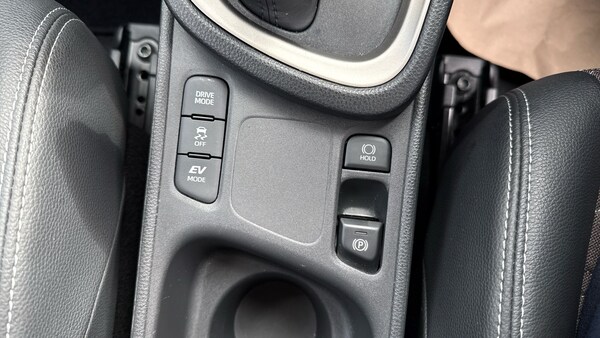 Used Toyota Yaris Cross 2023 for sale - 75638472: Photo 31