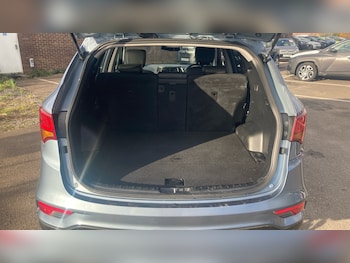 Used Hyundai Santa Fe 2018 for sale - 76422203: Photo