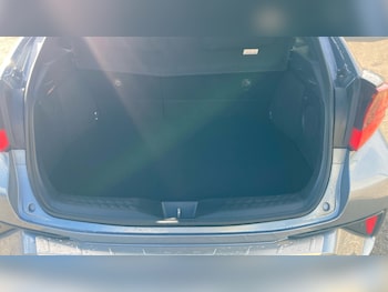 Used Toyota C-HR 2021 for sale - 78081608: Photo