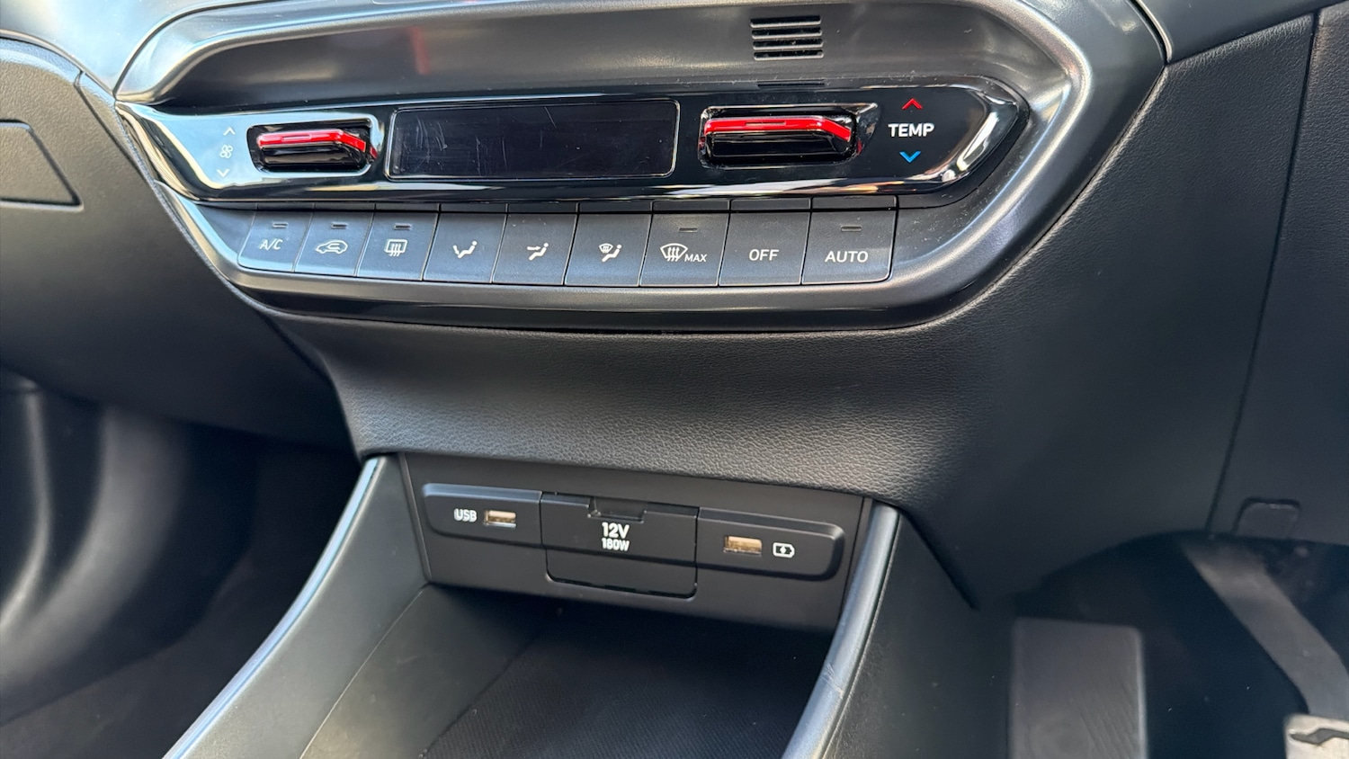 Used Hyundai i20 2024 for sale - 76129310: Photo 25