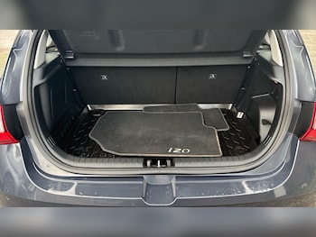 Used Hyundai i20 2022 for sale - 76477758: Photo