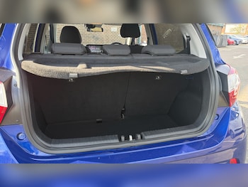 Used Hyundai i10 2023 for sale - 78328336: Photo