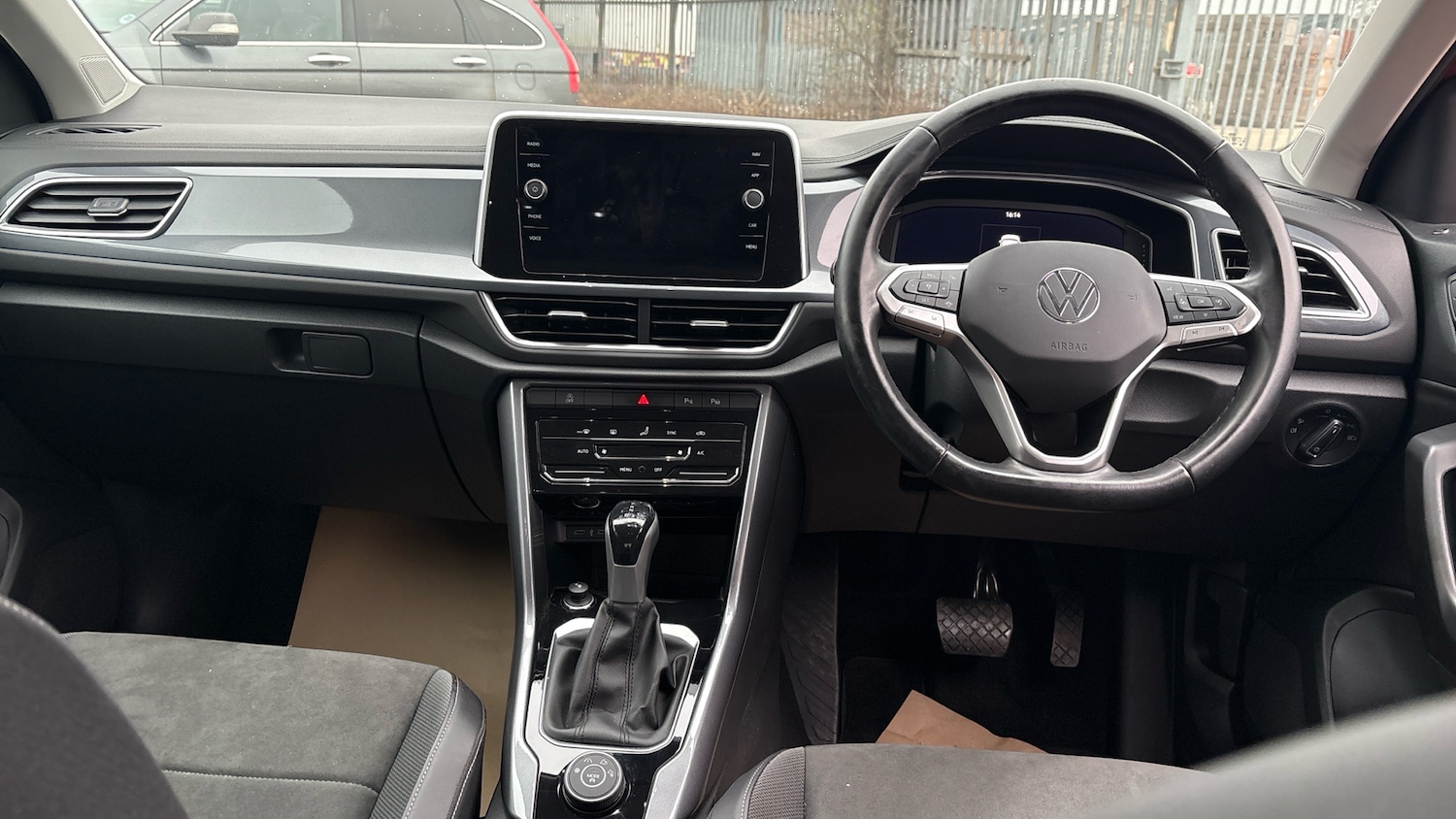 Used Volkswagen T-Roc 2023 for sale - 78084348: Photo 10