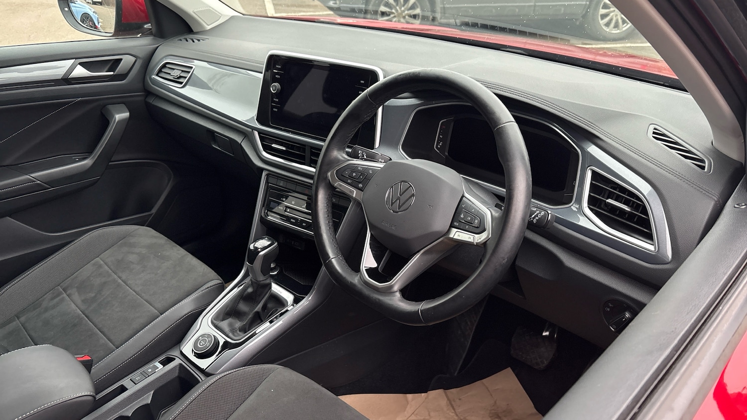 Used Volkswagen T-Roc 2023 for sale - 78084348: Photo 11