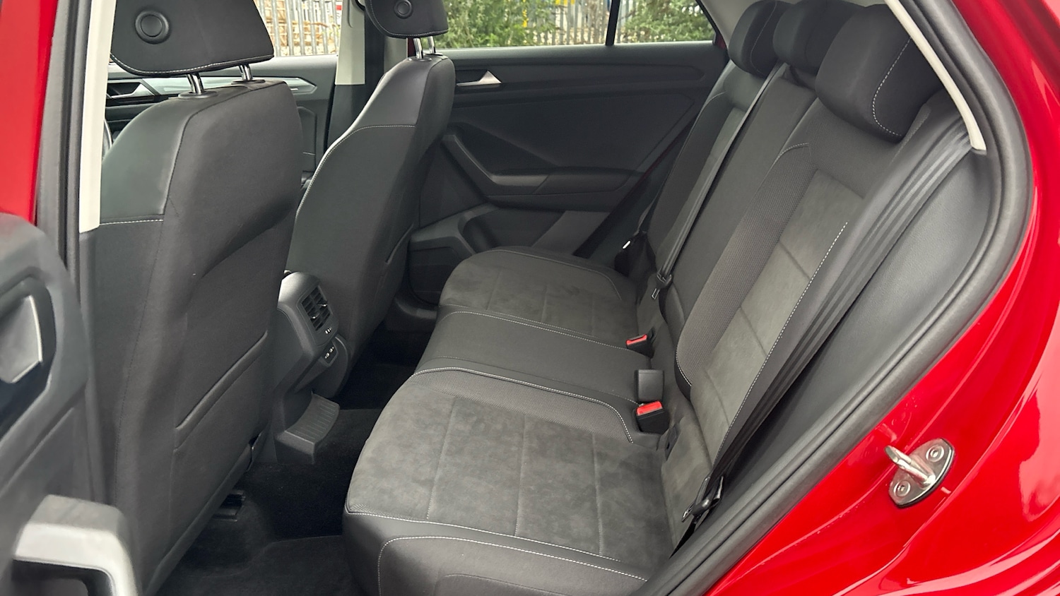 Used Volkswagen T-Roc 2023 for sale - 78084348: Photo 16