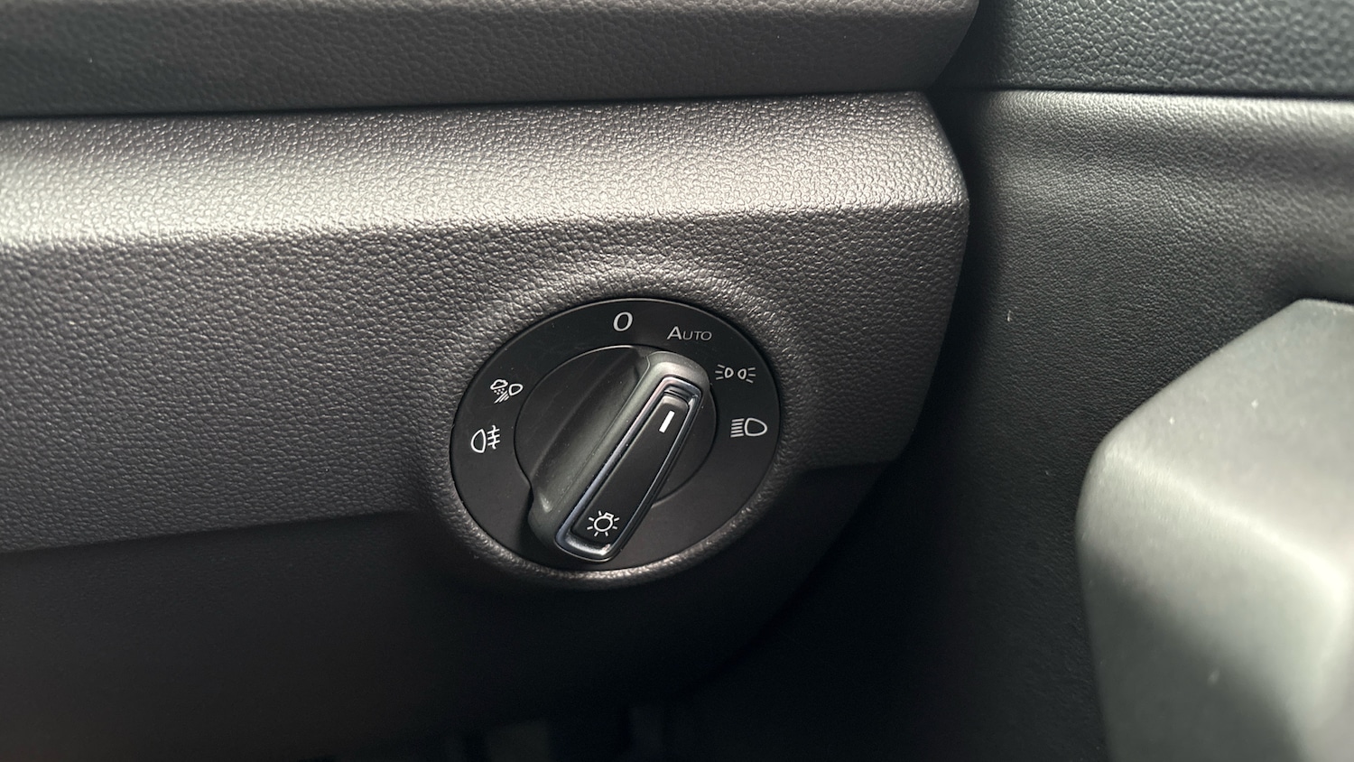 Used Volkswagen T-Roc 2023 for sale - 78084348: Photo 29