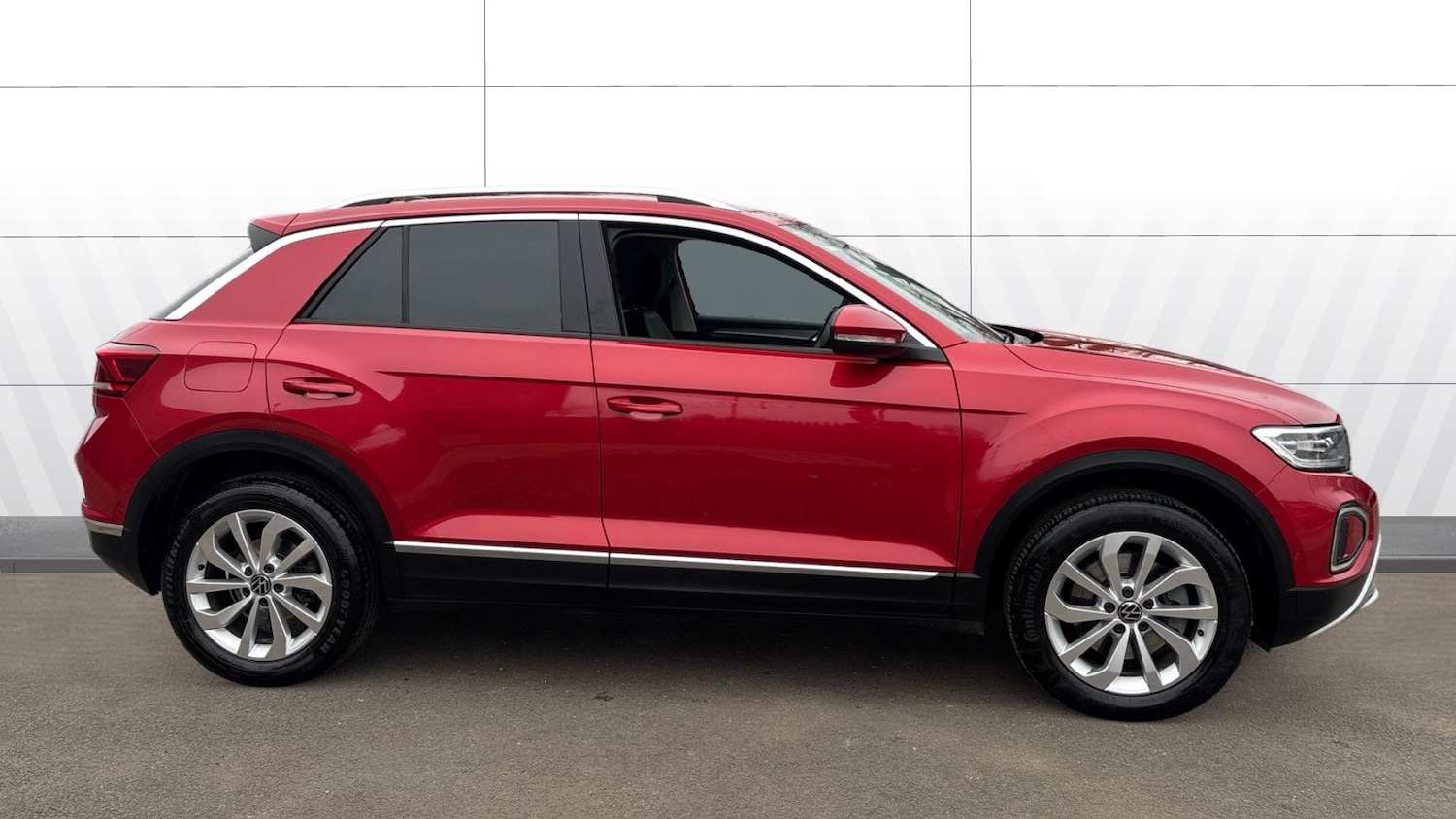 Used Volkswagen T-Roc 2023 for sale - 78084348: Photo 5