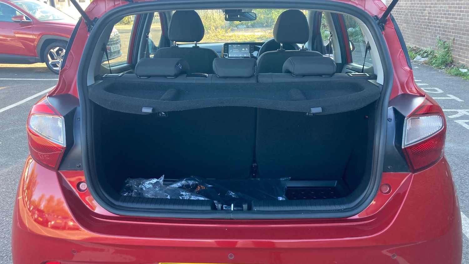 Used Hyundai i10 2023 for sale - 76127926: Photo 4