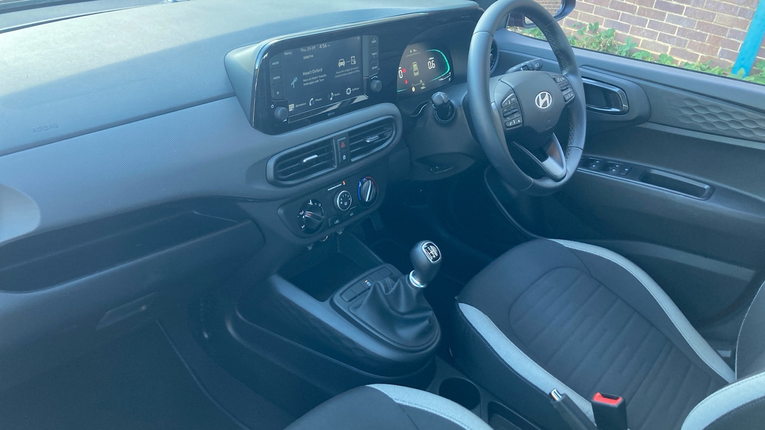 Used Hyundai i10 2023 for sale - 76127926: Photo 9