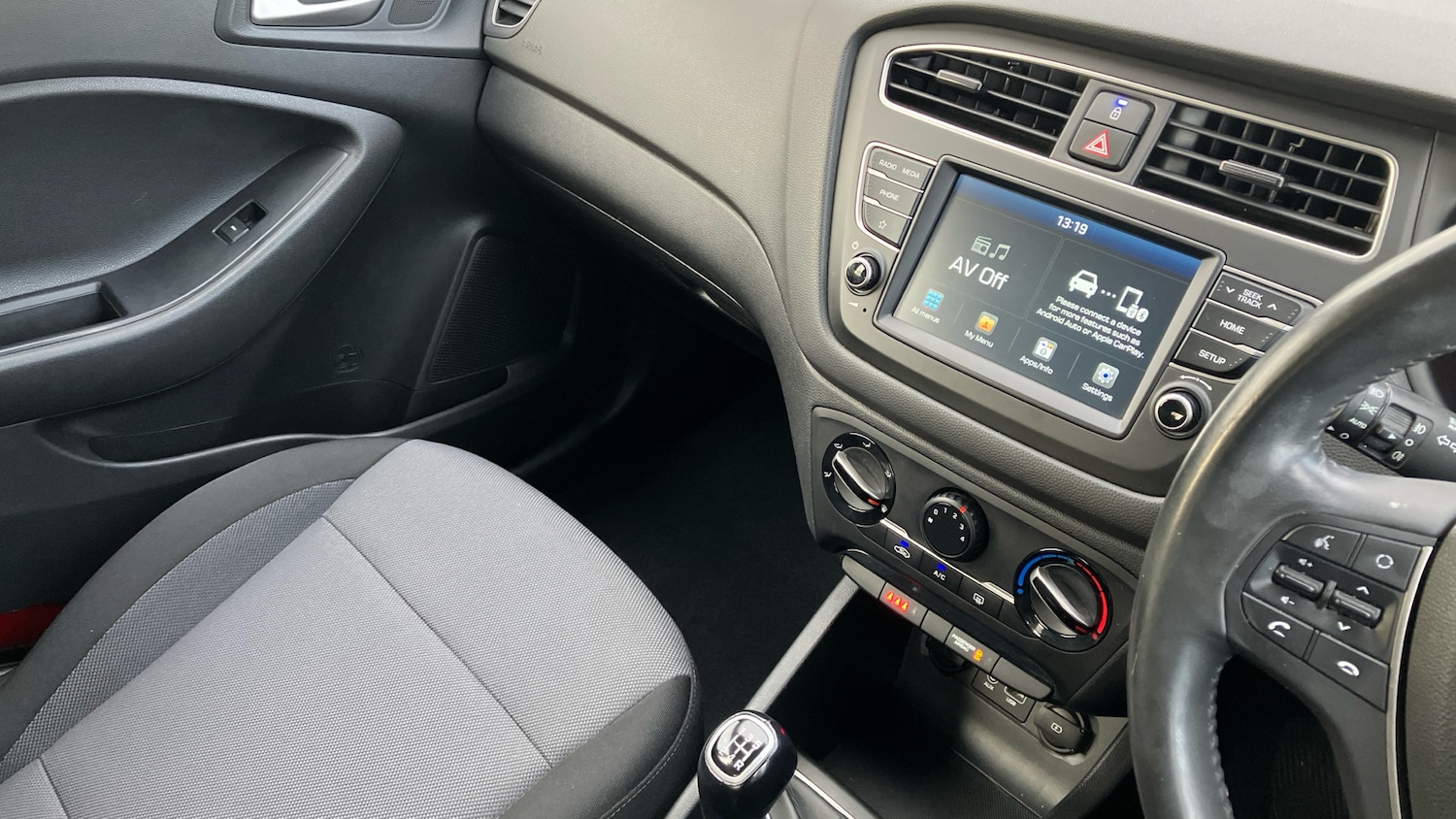 Used Hyundai i20 2020 for sale - 76777952: Photo 14