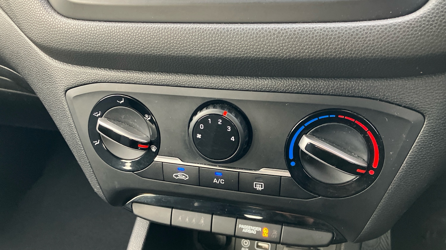 Used Hyundai i20 2020 for sale - 76777952: Photo 32