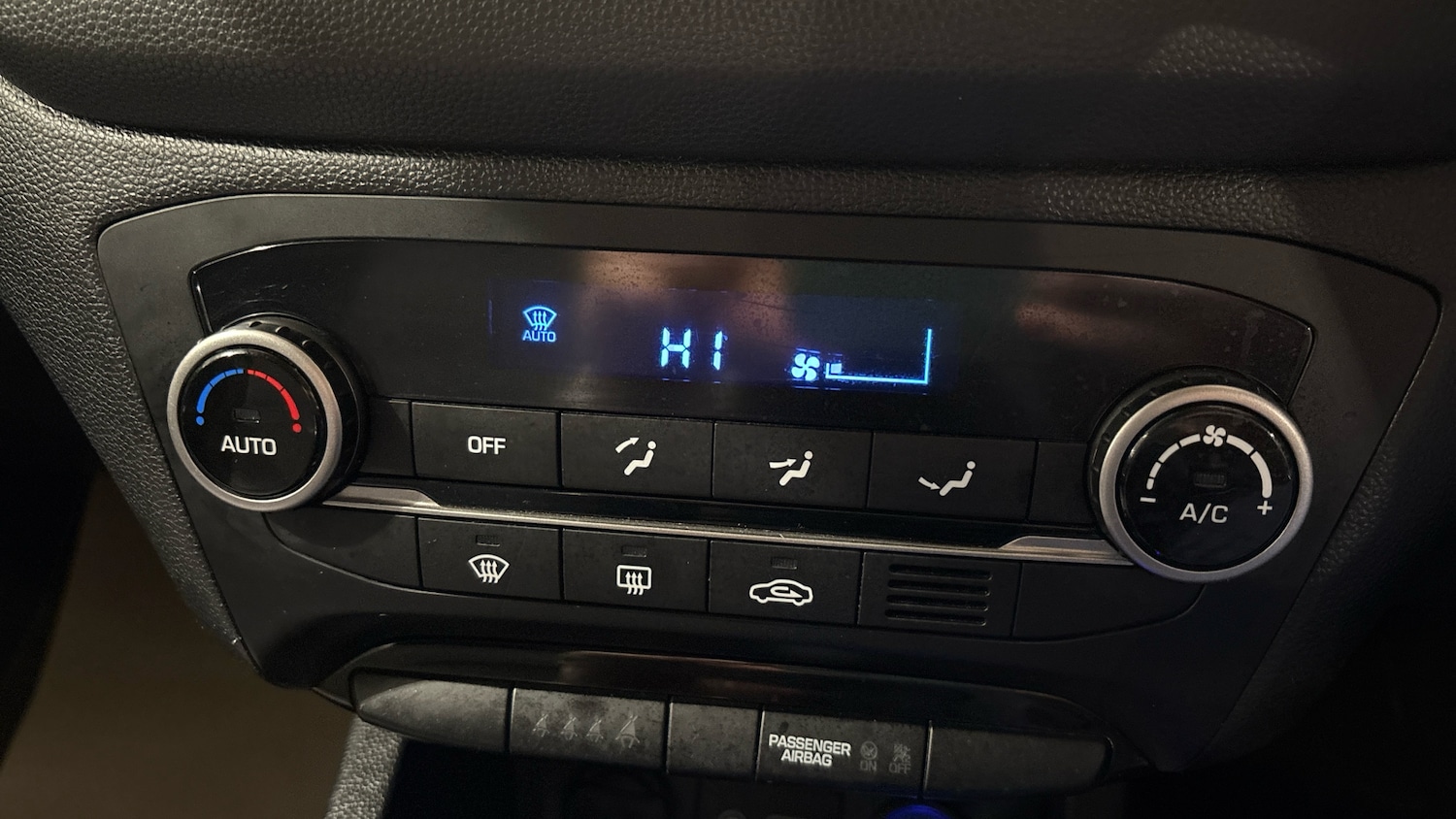 Used Hyundai i20 2018 for sale - 77417324: Photo 33