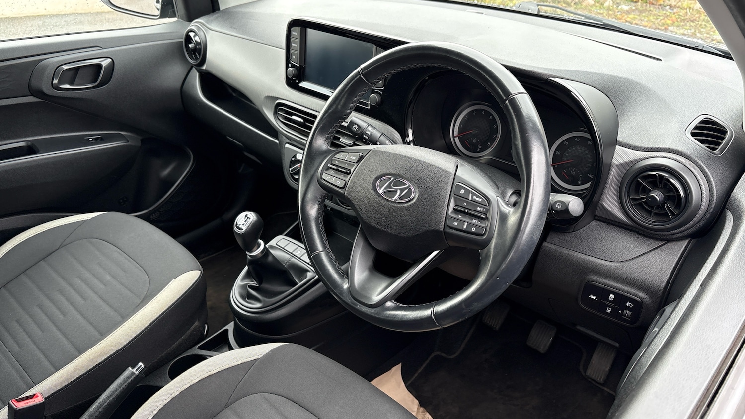 Used Hyundai i10 2022 for sale - 76490424: Photo 11