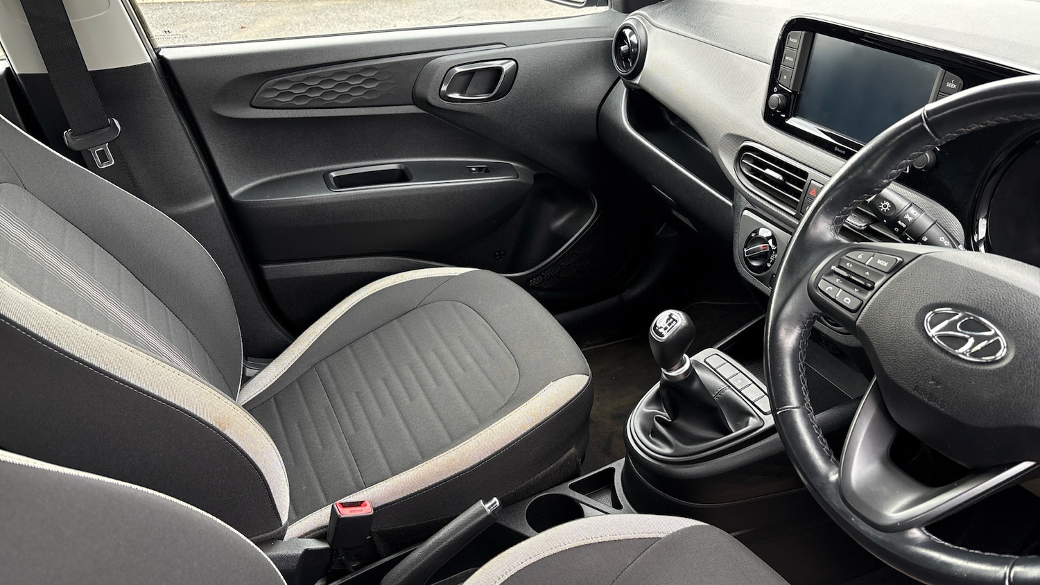 Used Hyundai i10 2022 for sale - 76490424: Photo 14