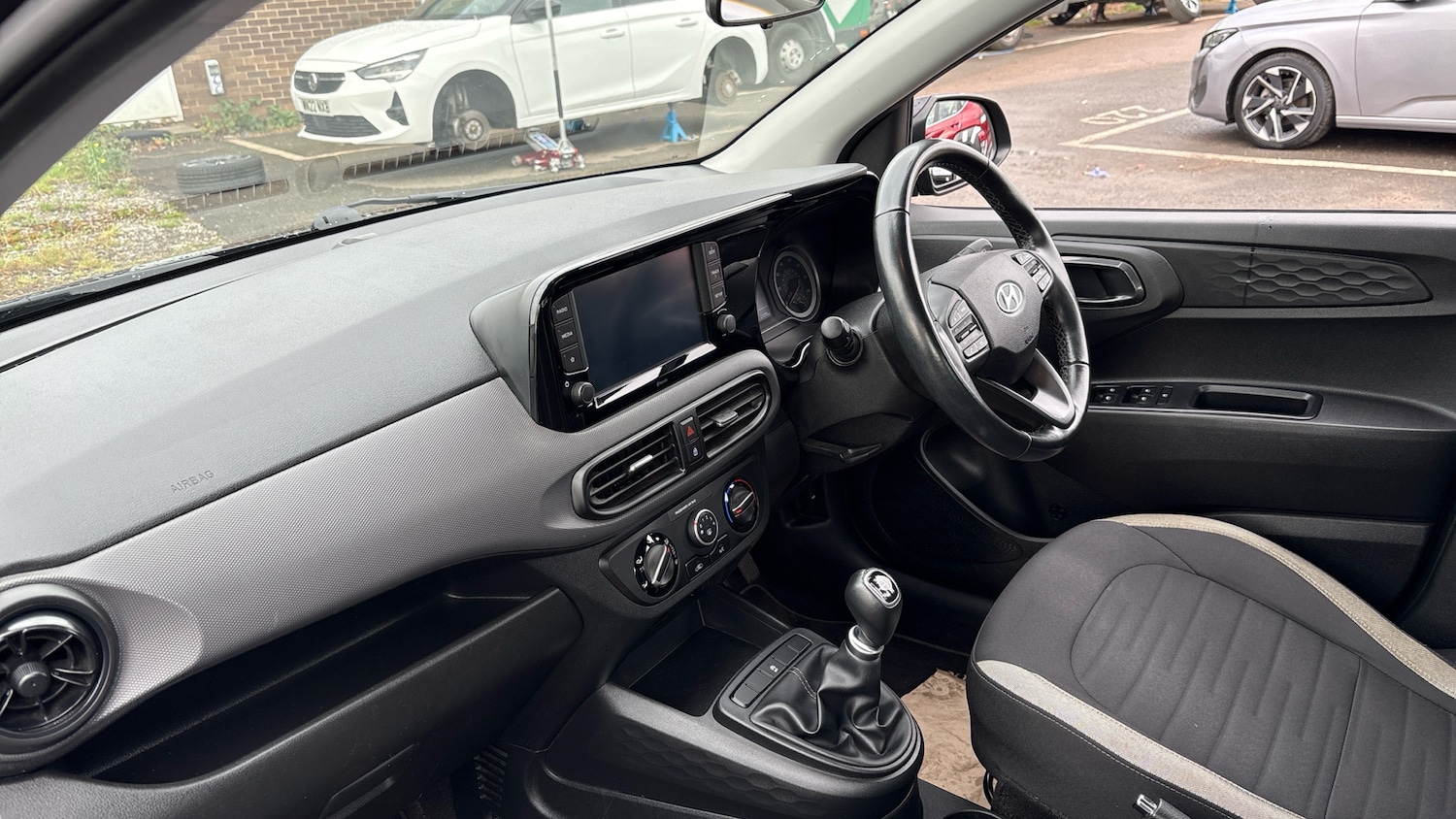 Used Hyundai i10 2022 for sale - 76490424: Photo 9