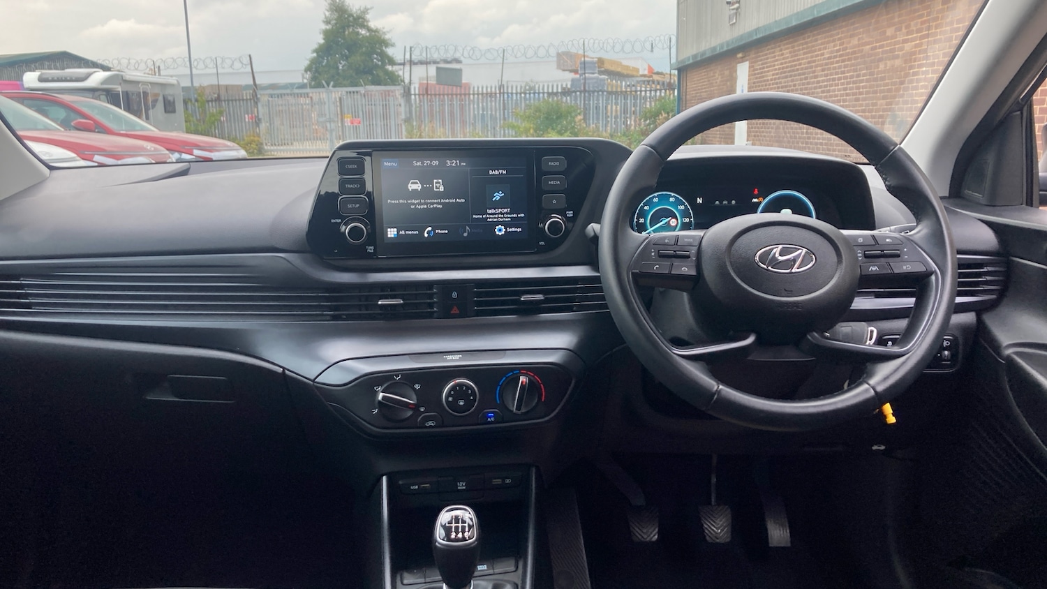 Used Hyundai i20 2023 for sale - 76129309: Photo 10