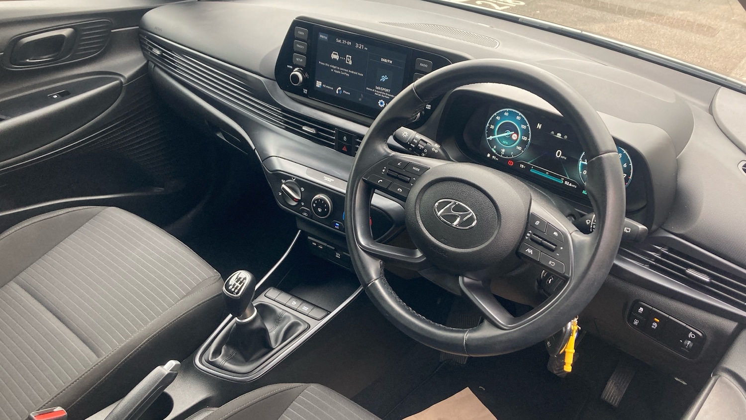 Used Hyundai i20 2023 for sale - 76129309: Photo 11