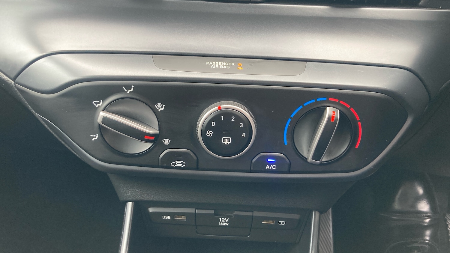 Used Hyundai i20 2023 for sale - 76129309: Photo 27