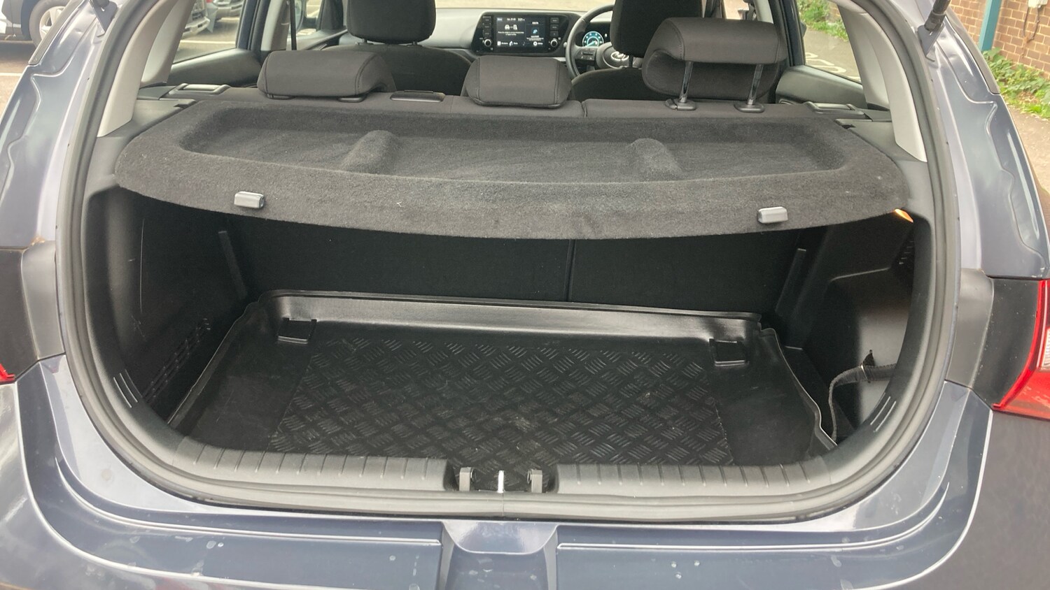 Used Hyundai i20 2023 for sale - 76129309: Photo 4