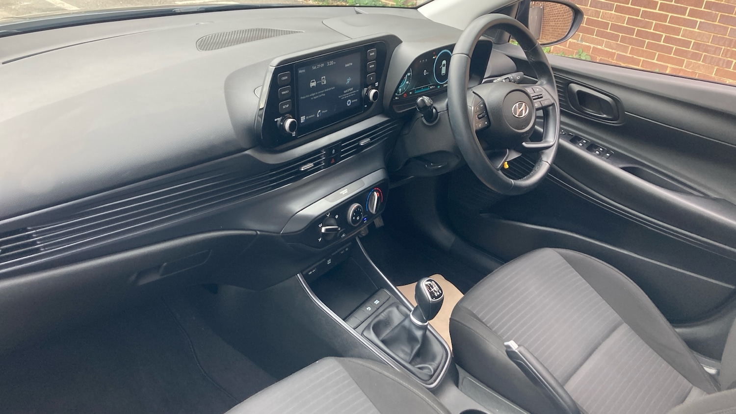 Used Hyundai i20 2023 for sale - 76129309: Photo 9