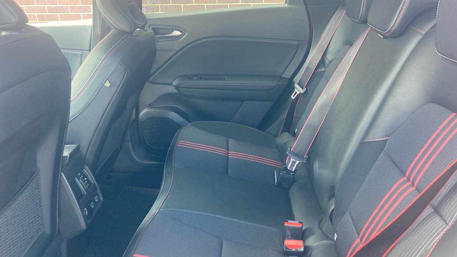 Used Renault Captur 2023 for sale - 78025947: Photo 16