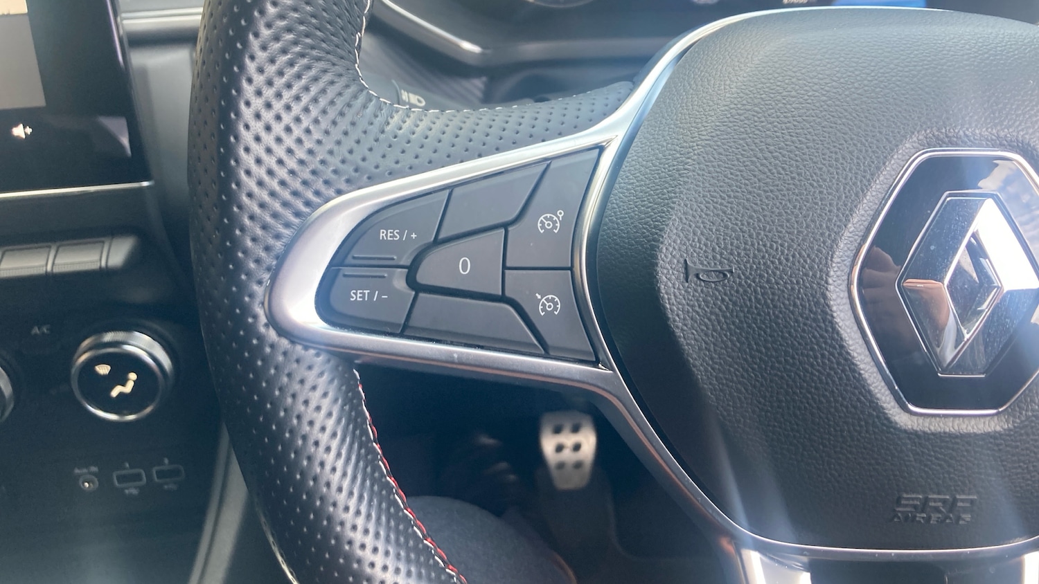 Used Renault Captur 2023 for sale - 78025947: Photo 21