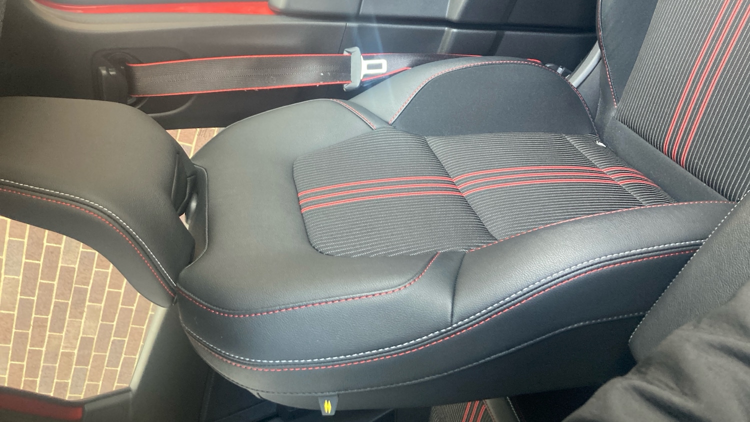 Used Renault Captur 2023 for sale - 78025947: Photo 30