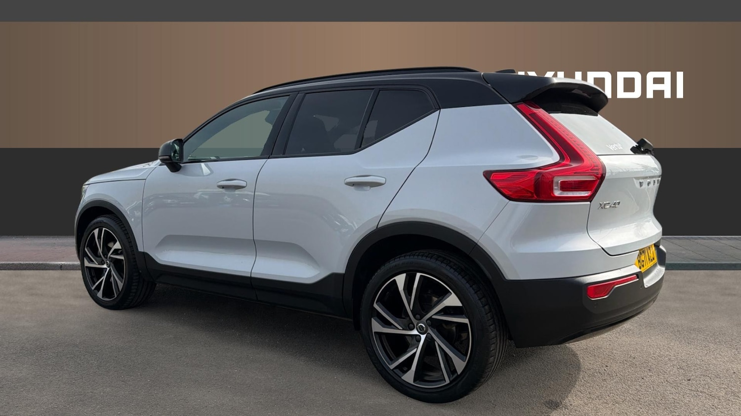 Used Volvo XC40 2021 for sale - 78084353: Photo 2