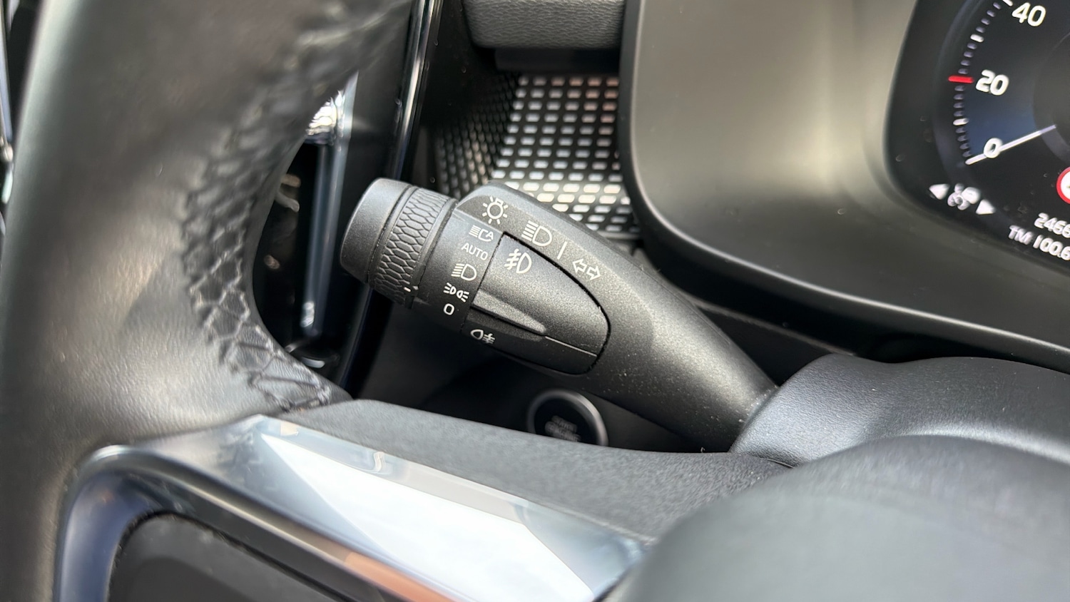 Used Volvo XC40 2021 for sale - 78084353: Photo 25