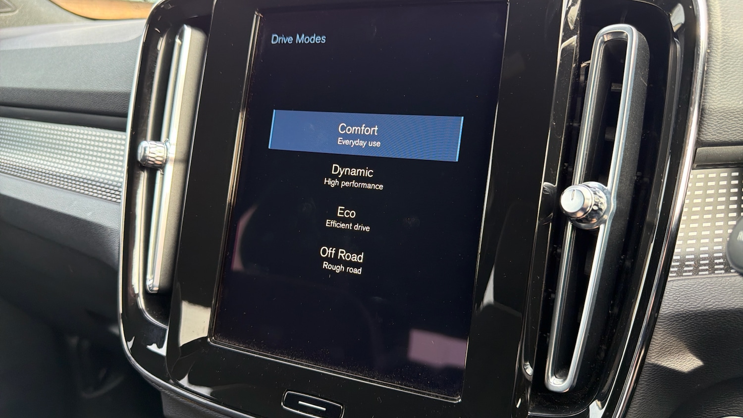 Used Volvo XC40 2021 for sale - 78084353: Photo 40