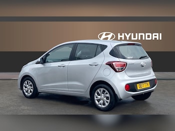Used Hyundai i10 2017 for sale - 77493160: Photo