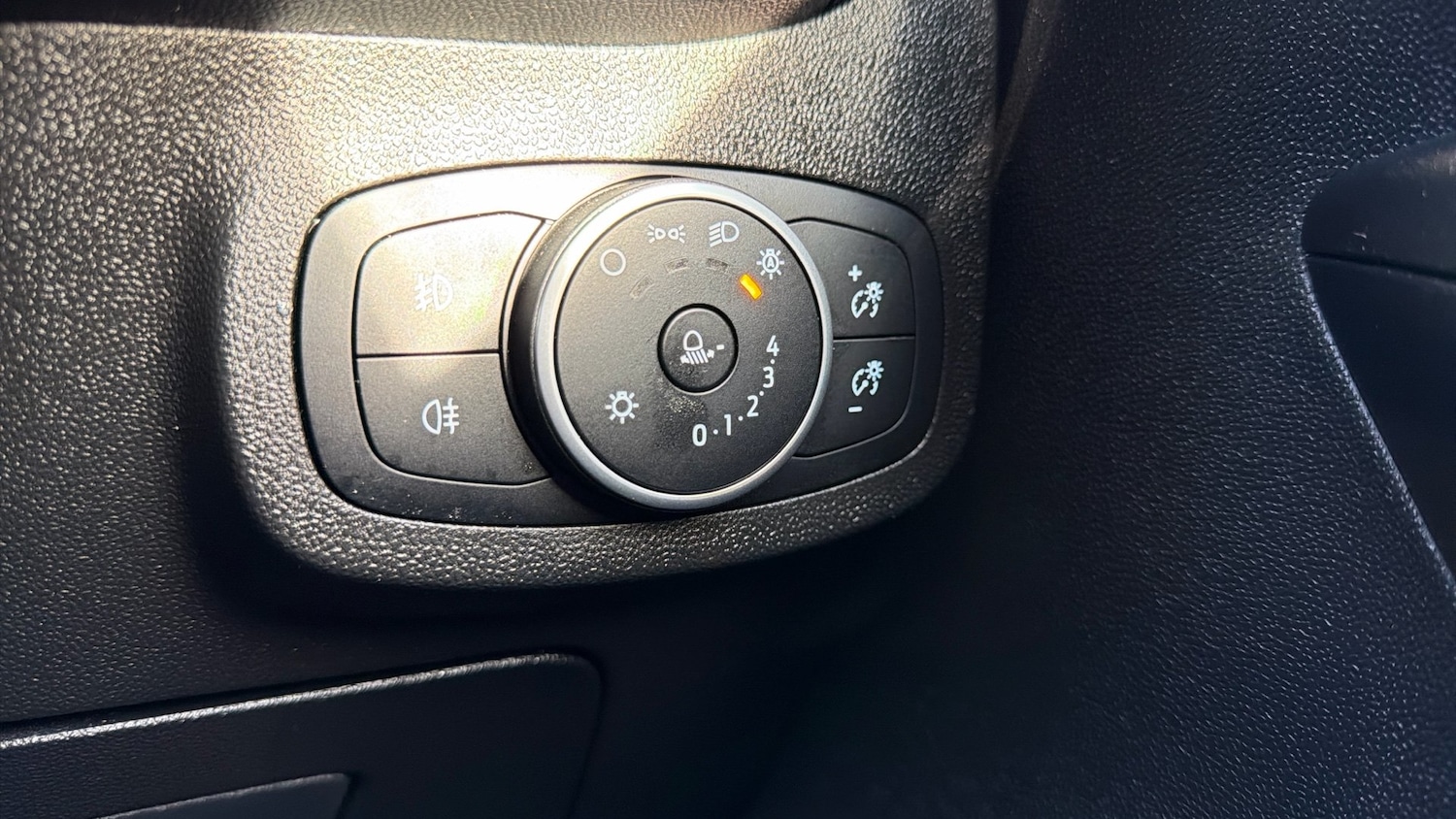 Used Ford Fiesta 2018 for sale - 76892839: Photo 22