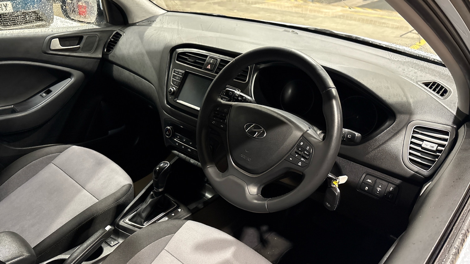 Used Hyundai i20 2018 for sale - 77113272: Photo 11