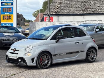 Used Abarth 695 2022 for sale - 79792349: Photo