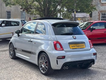 Used Abarth 695 2022 for sale - 79792349: Photo