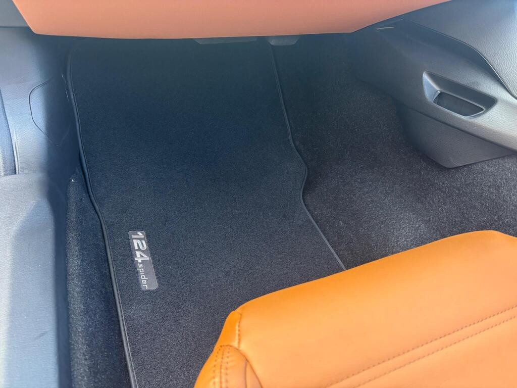 Used Fiat 124 Spider 2017 for sale - 77546179: Photo 75