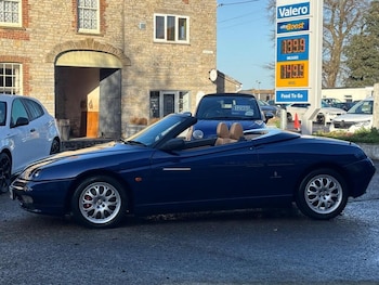 Used Alfa Romeo Spider 2002 for sale - 76739337: Photo