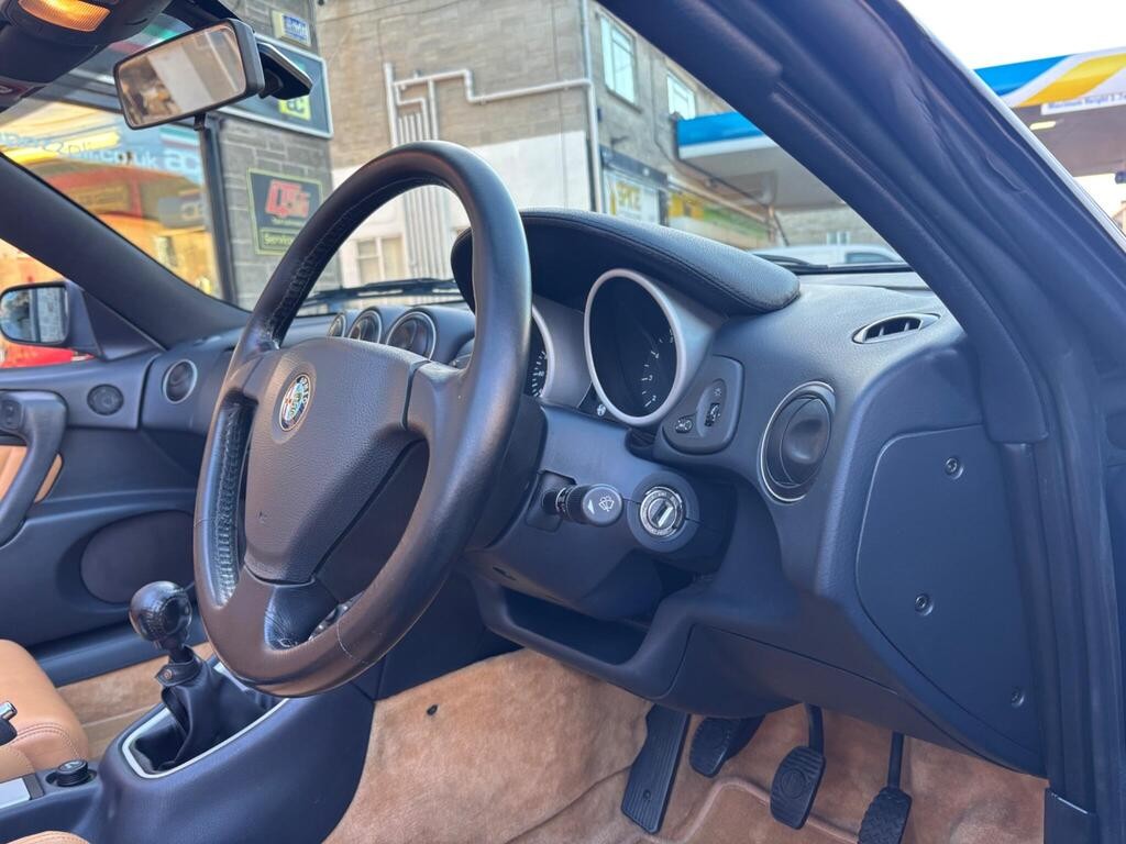 Used Alfa Romeo Spider 2004 for sale - 76739337: Photo 46