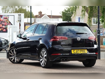 Used Volkswagen Golf 2017 for sale - 75769208: Photo